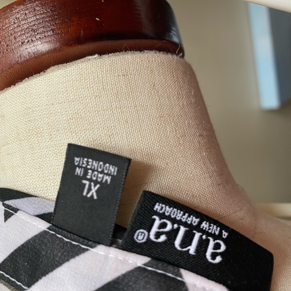 Black and White Chevron Women's Top - Picture 4 of 5